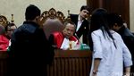 Hani Bersaksi Soal Detik-detik Kematian Mirna