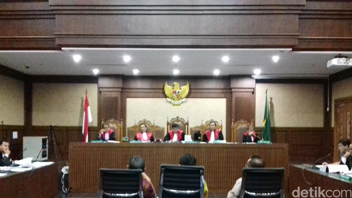 Manajer Perizinan PT Agung Sedayu Mengaku Sering Telepon M Sanusi