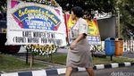Karangan Bunga untuk Komjen Tito Mulai Berdatangan