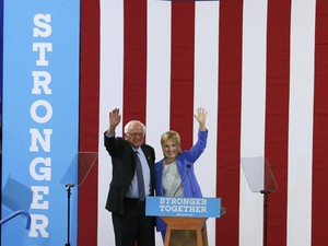 Sanders Nyatakan Dukung Hillary, Donald Trump Segera Umumkan Cawapres