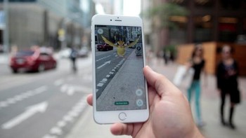 Pokemon muncul di jalan raya. Foto: Reuters