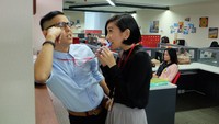 Selain itu adapula Ernest Prakasa, Jennifer Arnelita dan Sheila Dara. (Dok. Falcon Pictures)