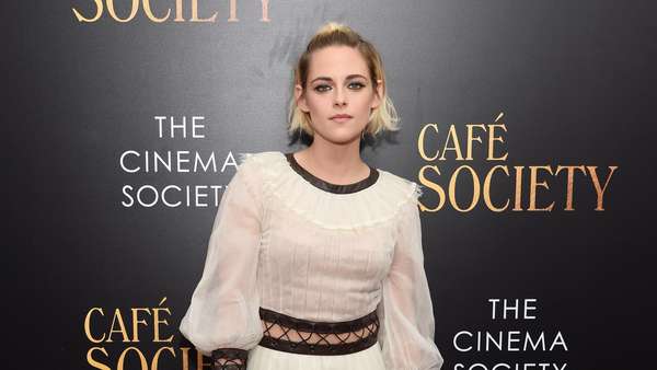 Penampilan Kristen Stewart ini Yay or Nay? Penampilan Kristen Stewart ini Yay or Nay?