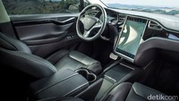Selain itu, mobil di kelas SUV ini juga memiliki kecepatan maksimum yakni 209 kilometer per jam. Foto: Tesla