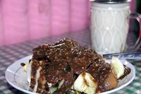 Cari Rujak Cingur Buat Makan Siang? Ayo Rek Sambangi 5 Warung Ini!