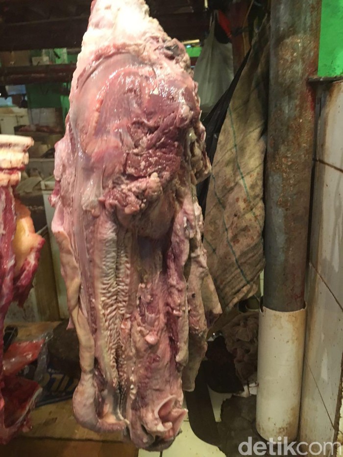 Pedagang: Jeroan Sapi Lokal Lebih Enak dari Impor