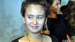 Stylish dengan Kain ala Ayushita