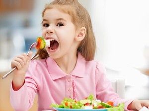 Ubah Bentuk dan Tekstur Sayuran Agar Si Kecil Suka
