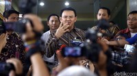 Ahok menyatakan ada empat pertanyaan yang dikemukakan oleh penyidik Bareskrim.