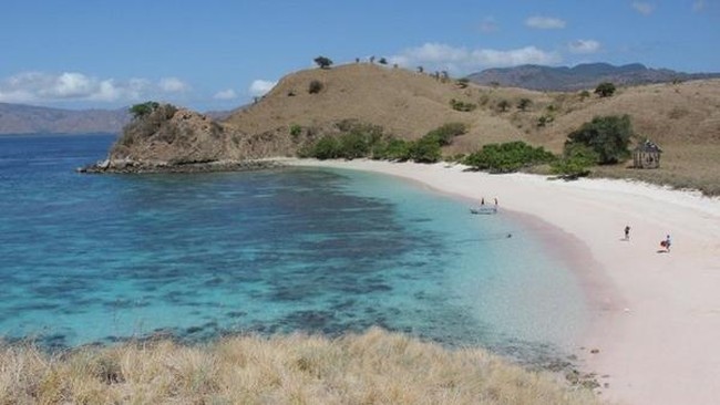 Shio Macan, Saatnya Liburan ke 5 Pantai Cantik Ini!
