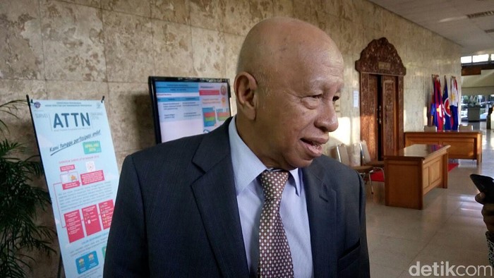 Mantan Mendag M. Lutfi dan Arifin Panigoro Kunjungi Kantor Darmin