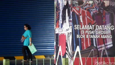 Pasar Tanah Abang Masih Sepi