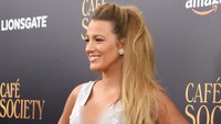 Blake tengah hamil anak keduanya bersama Ryan Reynolds sejak April kemarin. Jamie McCarthy/Getty Images/detikFoto.