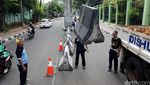 Jalan Lapangan Tembak Dipasangi Pembatas