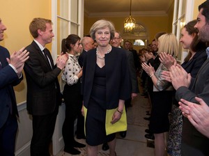Theresa May Didesak Segera Mulai Proses Keluarnya Inggris dari Uni Eropa