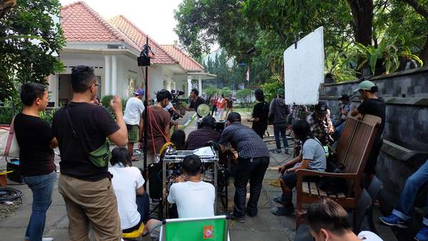 Yuk, Intip Proses Syuting Film Sabtu Bersama Bapak Yuk, Intip Proses Syuting Film Sabtu Bersama Bapak