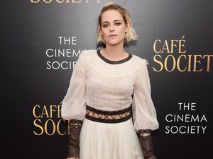 Tinggalkan Gaya Punk, Kristen Stewart Tampil ala Wanita Era Victorian