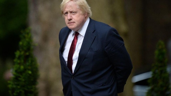 Menlu Inggris Boris Johnson Former mayor of London Boris Johnson walks to 10 Downing Street in central London on July 13, 2016