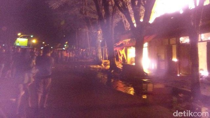 Pasar Sayur Magetan Terbakar, Api dari Kios di Sebelah Selatan