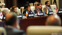 Wakil Presiden Jusuf Kalla (JK) menghadiri pembukaan KTT Asia-Europe Meeting (ASEM) ke-11. JK menghadiri acara ini bersama 51 perwakilan negara anggota ASEM. Pool/Dok Wapres.
