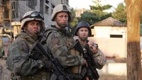 Selain itu, ia pernah pula menjadi seorang tentara dalam mini-seri Generation Kills yaitu Sgt. Brad Colbert. (Dok. HBO)