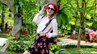 Fitri tetap percaya diri tampil bak ABG. Pool/Gus Mun/detikFoto.