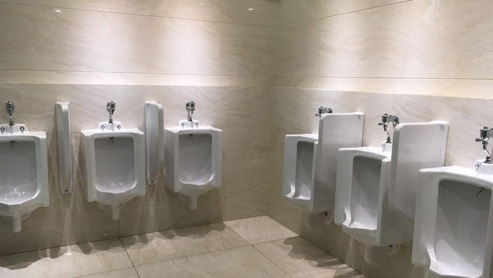 PT KAI membenahi toilet Stasiun Gambir