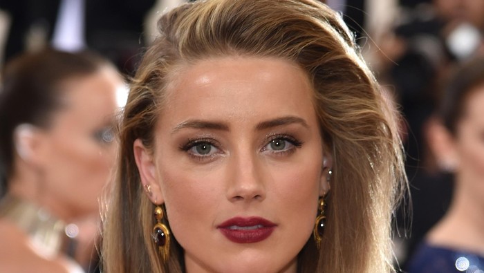 Tolak Adegan Bugil, Amber Heard Dituntut