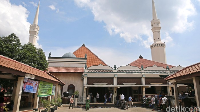 Masjid Luar Batang Terima 10 Kambing Sumbangan Warga Tionghoa