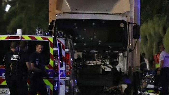 Truk Besar Tabrak Kerumunan Orang di Prancis, 30 Orang Tewas