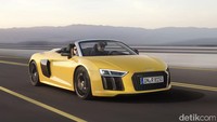 Audi R8 Spyder pun tersedia di garasinya. Foto: Audi