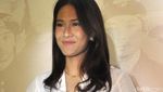 Dian Sastro Cantik Berkebaya