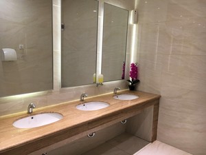 Toilet Stasiun Gambir Kini Kinclong, Ini Penampakannya