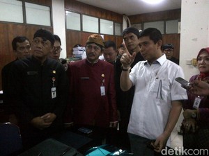 Menpan RB: PNS yang Antar Anak ke Sekolah Harus Kembali Sebelum Jam Istirahat