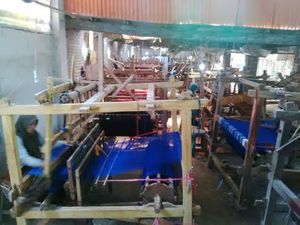 Perajin Tenun Khas Kediri Kebanjiran Order