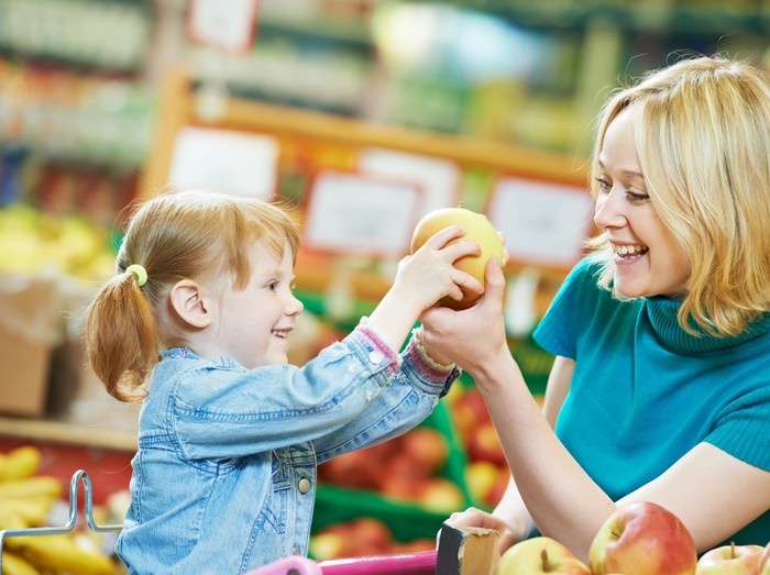 Ketika si Kecil Terlalu Lengket dengan Ibunya, Wajarkah?