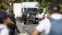 Truk putih yang digunakan pelaku untuk menabrak puluhan orang disewa dari wilayah sekitar Nice sekitar beberapa hari lalu. Eric Gaillard/Reuters/detikFoto.
