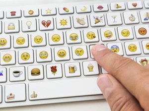 Apple Hadirkan Emoji Wanita Berhijab