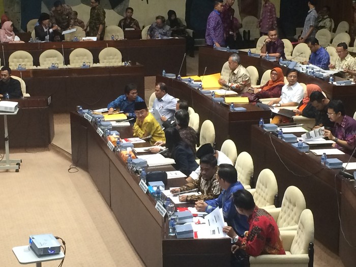 KPU, Bawaslu dan DKPP Rapat di DPR Bahas 3 Pilkada yang Belum Selesai
