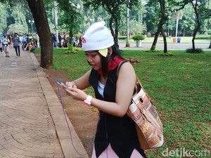 Demam Berburu Monster Pokemon di Monas: Jadi Ajang Kenalan Hingga Liburan