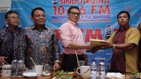 Dalam diskusi tersebut juga ada perwakilan pengurus Ikatan Dokter Anak Indonesia (IDAI) dr Soedjatmiko.