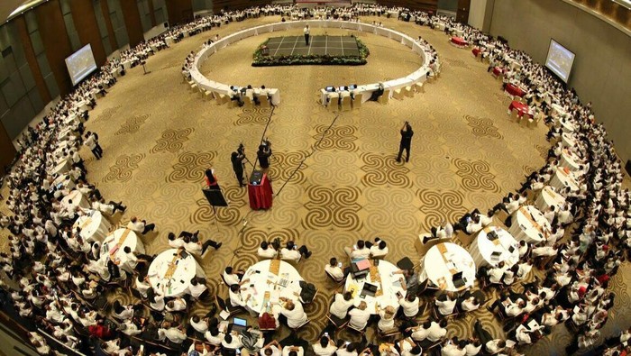 Manfaatkan Hari Libur, Walkot Makassar Gelar Rapat Maraton