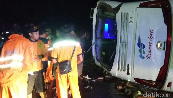 Ini Identitas Korban Tewas Kecelakaan Maut Bus dengan Truk di Batang