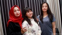 Mereka menggelar jumpa pers di kediamannya di kawasan Ragunan, Jakarta Selatan, Minggu (17/7/2016).