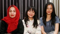 Amel bersama sang ibu dan kakak. Pool/Gus Mun/detikFoto.