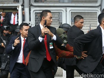 Skandal Penyelundupan Senpi Paspampres