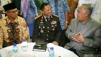 (Ki-ka) Ketua PP Muhammadiyah Haedar Nashir, Kapolri Jenderal Tito Karnavian dan Ketua Dewan Pertimbangan MUI Din Syamsuddin berbincang disela-sela acara silaturahmi.