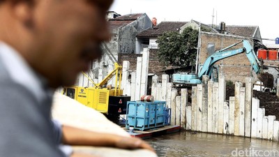 Pemasangan Turap Bukit Duri Terus Dikebut