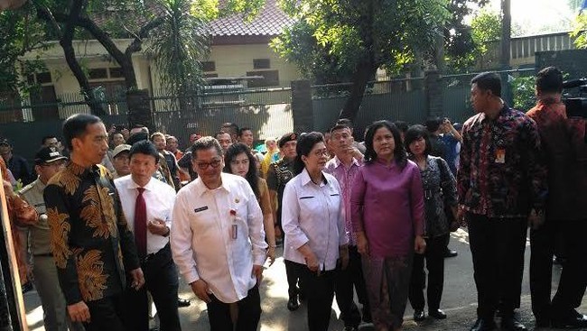 Aksi Jokowi hingga Ahok Hempas Amarah Korban Vaksin Palsu