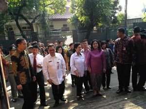 Aksi Jokowi hingga Ahok Hempas Amarah Korban Vaksin Palsu